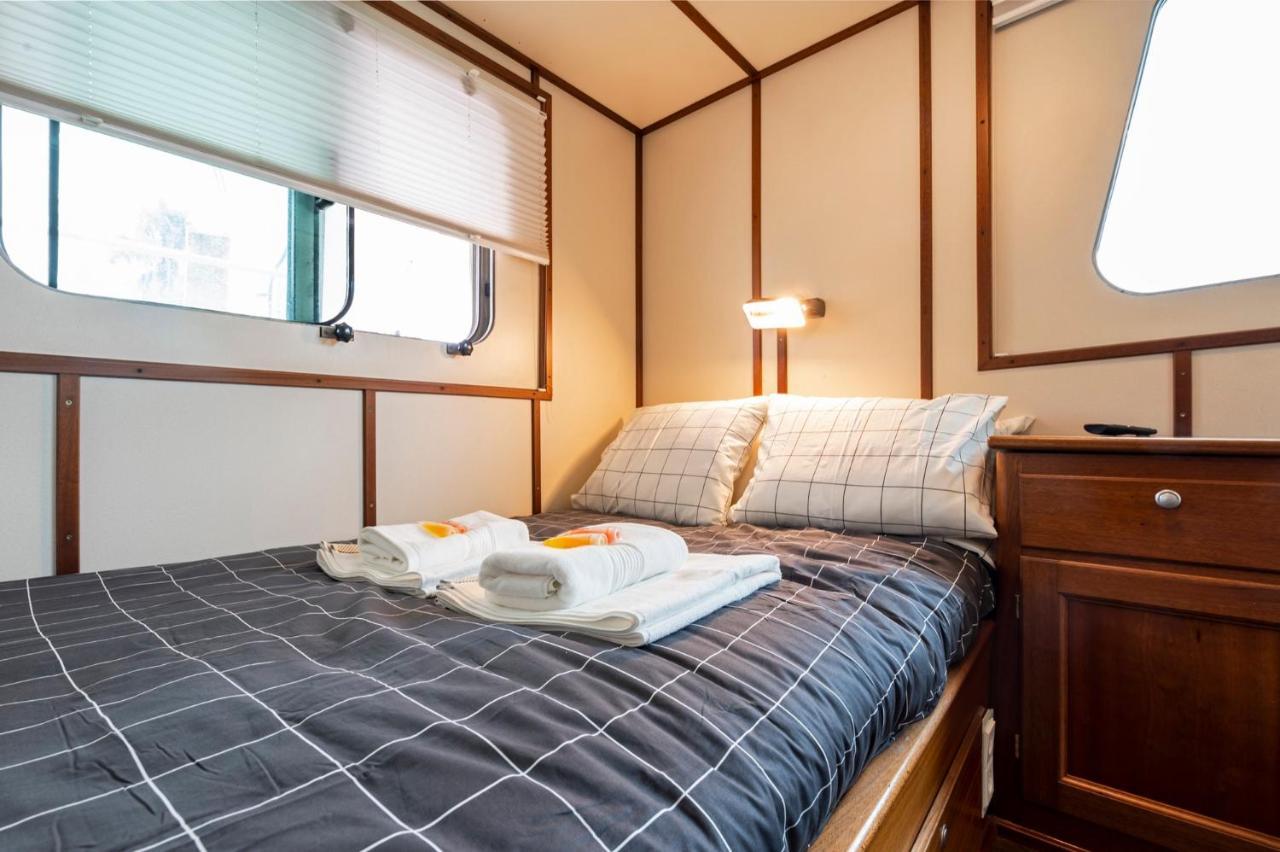 Luxury Boat Hotel Sant Adria de Besos Exterior foto
