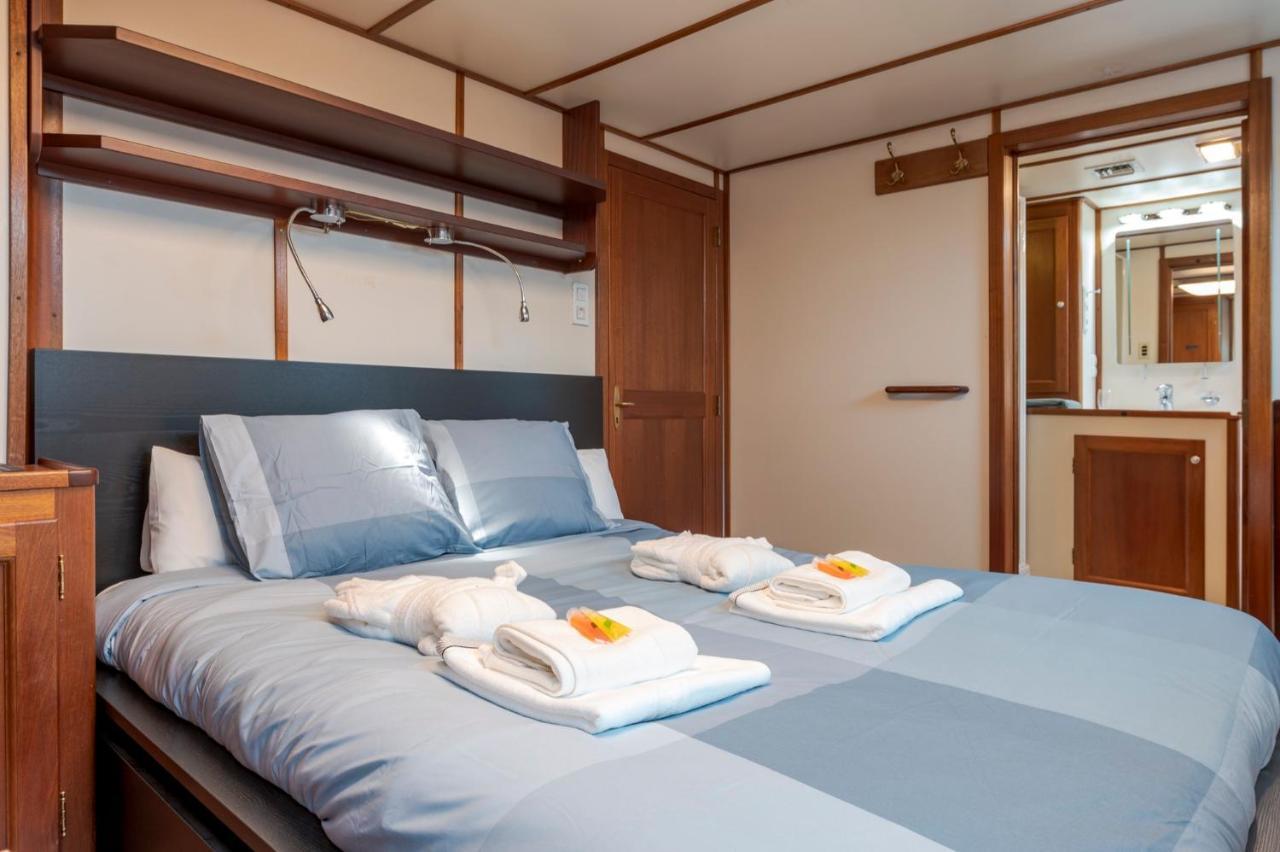 Luxury Boat Hotel Sant Adria de Besos Exterior foto