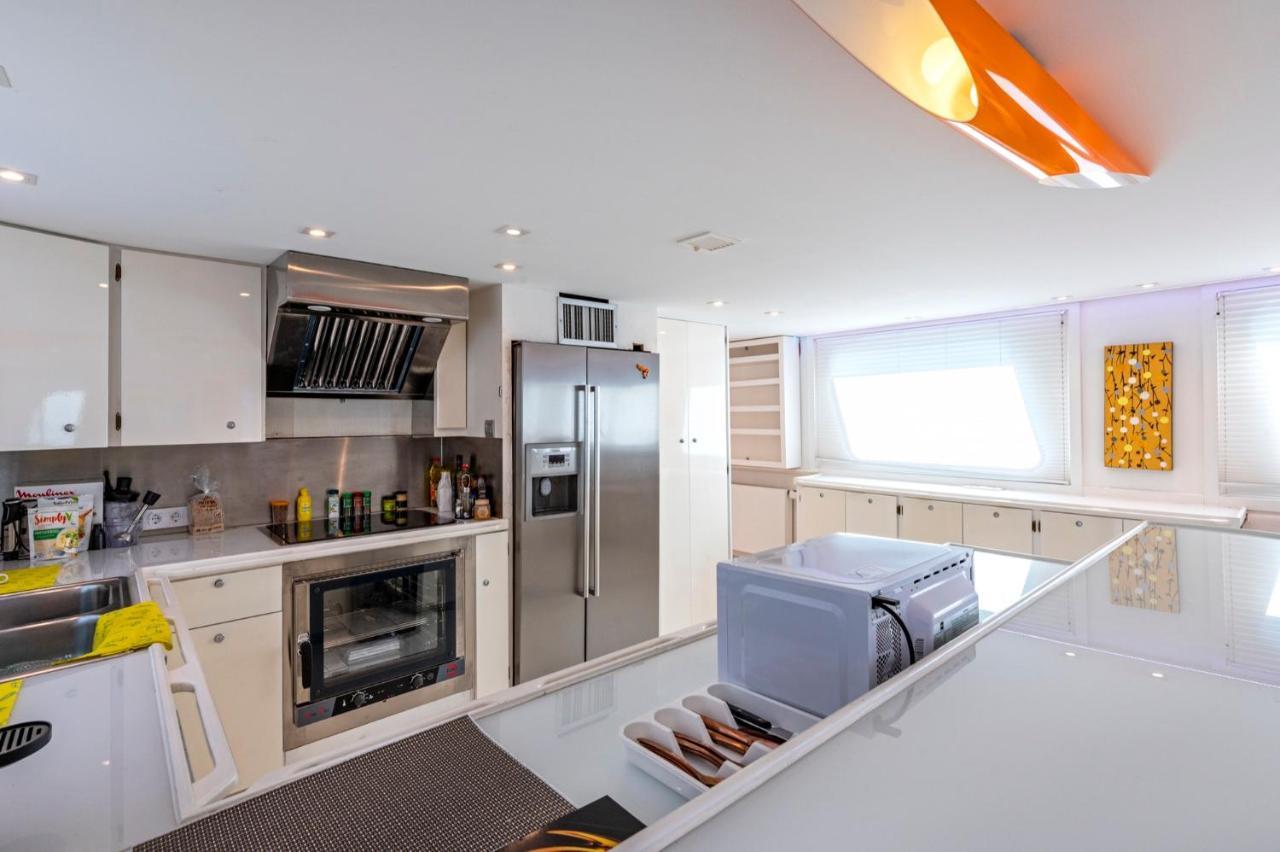 Luxury Boat Hotel Sant Adria de Besos Exterior foto